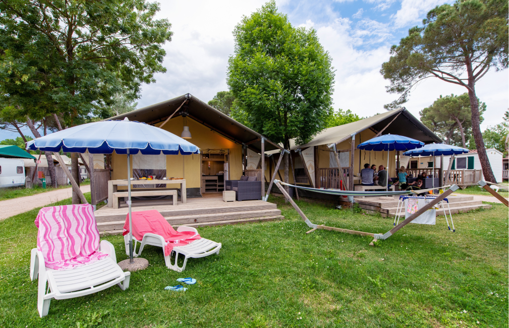 Importante Camping Village tra Umbria e Toscana – Struttura Turistica di Ampia Superficie